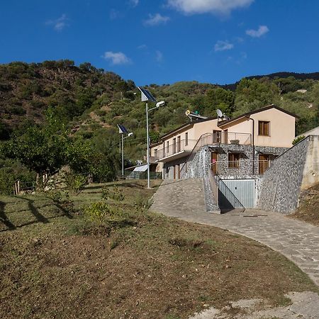 Вилла Turismo Rurale Il Sole Sant'Angelo di Brolo Экстерьер фото