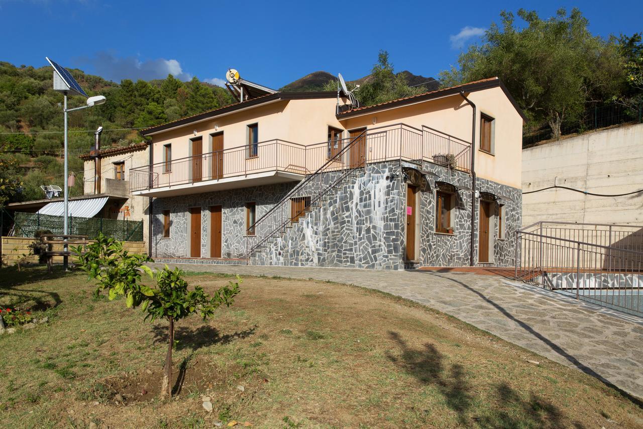 Вилла Turismo Rurale Il Sole Sant'Angelo di Brolo Экстерьер фото