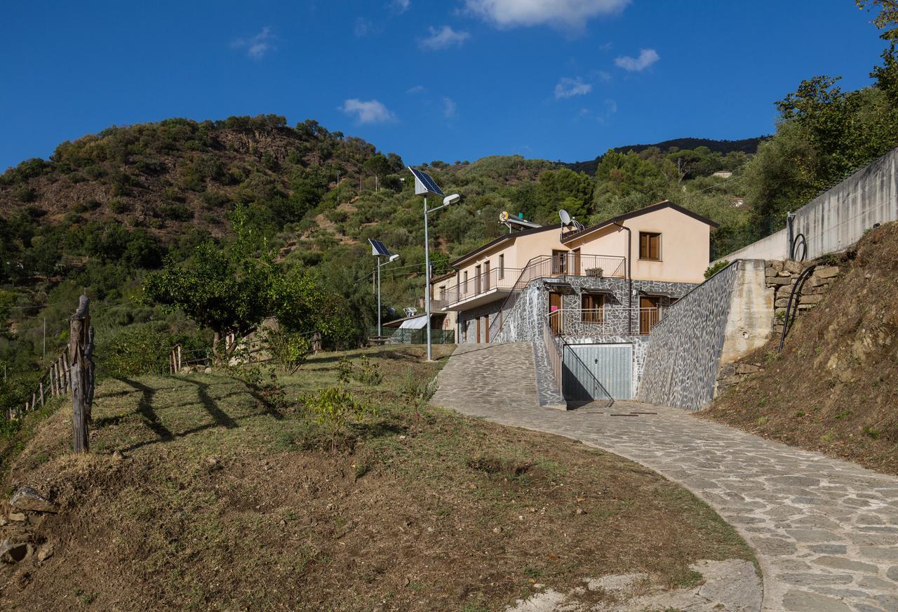 Вилла Turismo Rurale Il Sole Sant'Angelo di Brolo Экстерьер фото